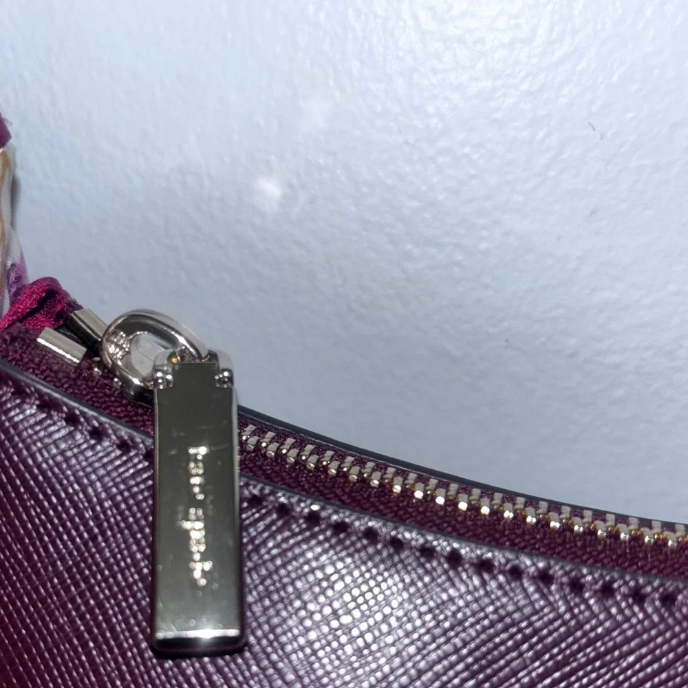 Kate Spade Burgundy Saffino leather shoulder bag w La Siene scarf and bag strap - Picture 5 of 6